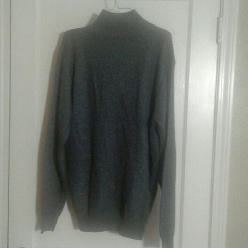 Sweater - Picture 7 of 7